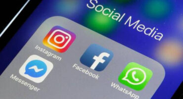 5 Things Crooks Love to See  In Your Social Media Profile